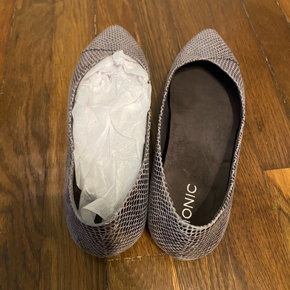 Vionic Metallic Flats - image 4